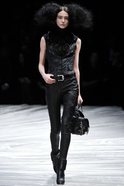 Look 8